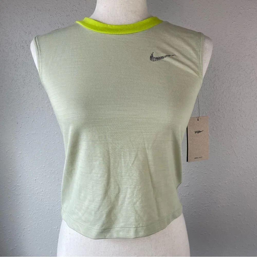 NWT Nike Yoga Top Size M